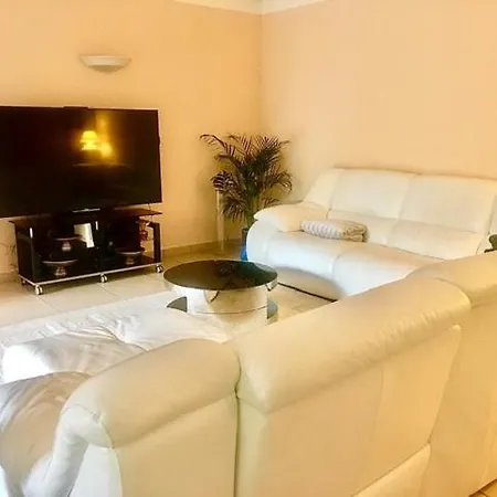 Serenity Chambre D'hote Au Calme Des Maitres Tibetains Y Ont Sejourne 15 Mn Des Plages Accommodatie bij particulieren *